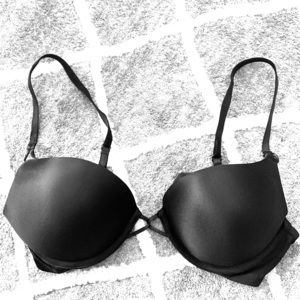 Victoria’s Secret Miraculous Plunge Push Up Bra